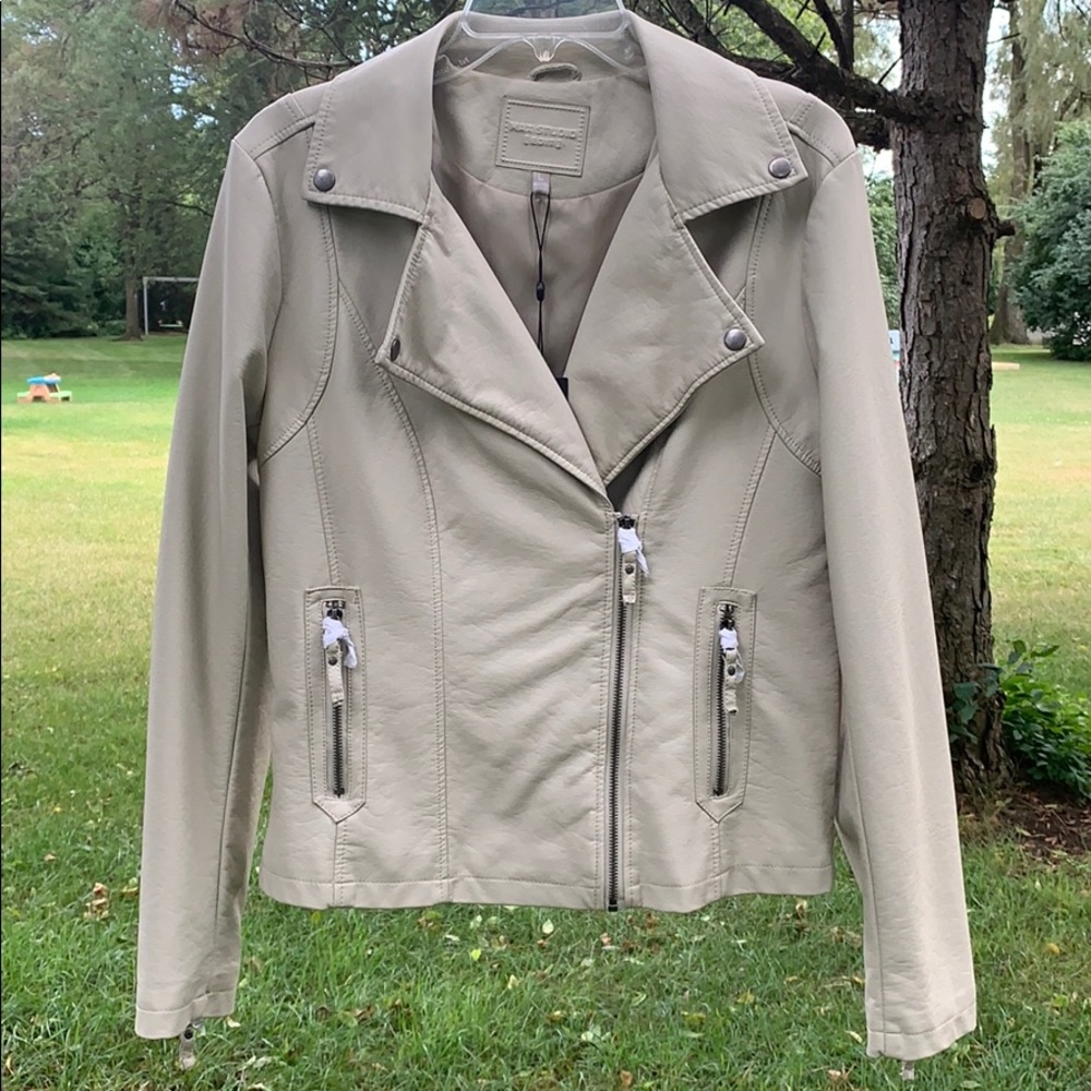 👚NWT Faux Leather Moto Jacket - Picture 6 of 16